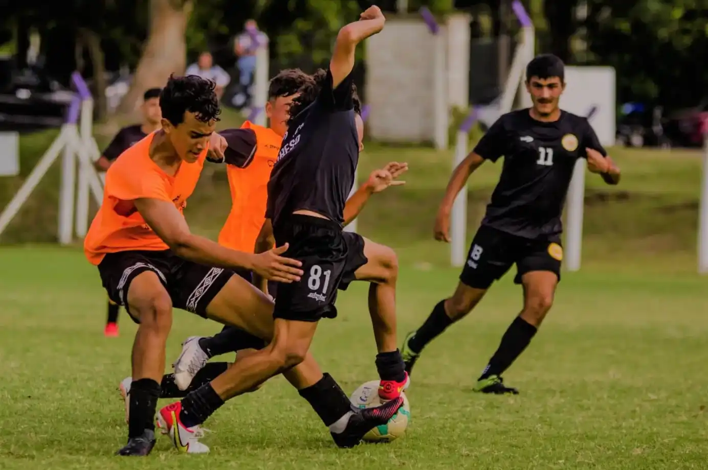 juego contra defensor amistoso